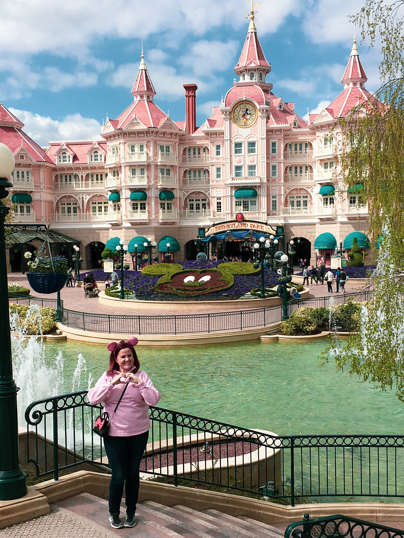 Disneyland Paris Travel Guide - Annie Fairfax